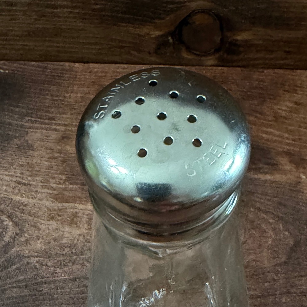 Vintage Clear Glass Octagonal Shaker‎ Stainless Steel Lid Made in Taiwan - Picture 3 of 8